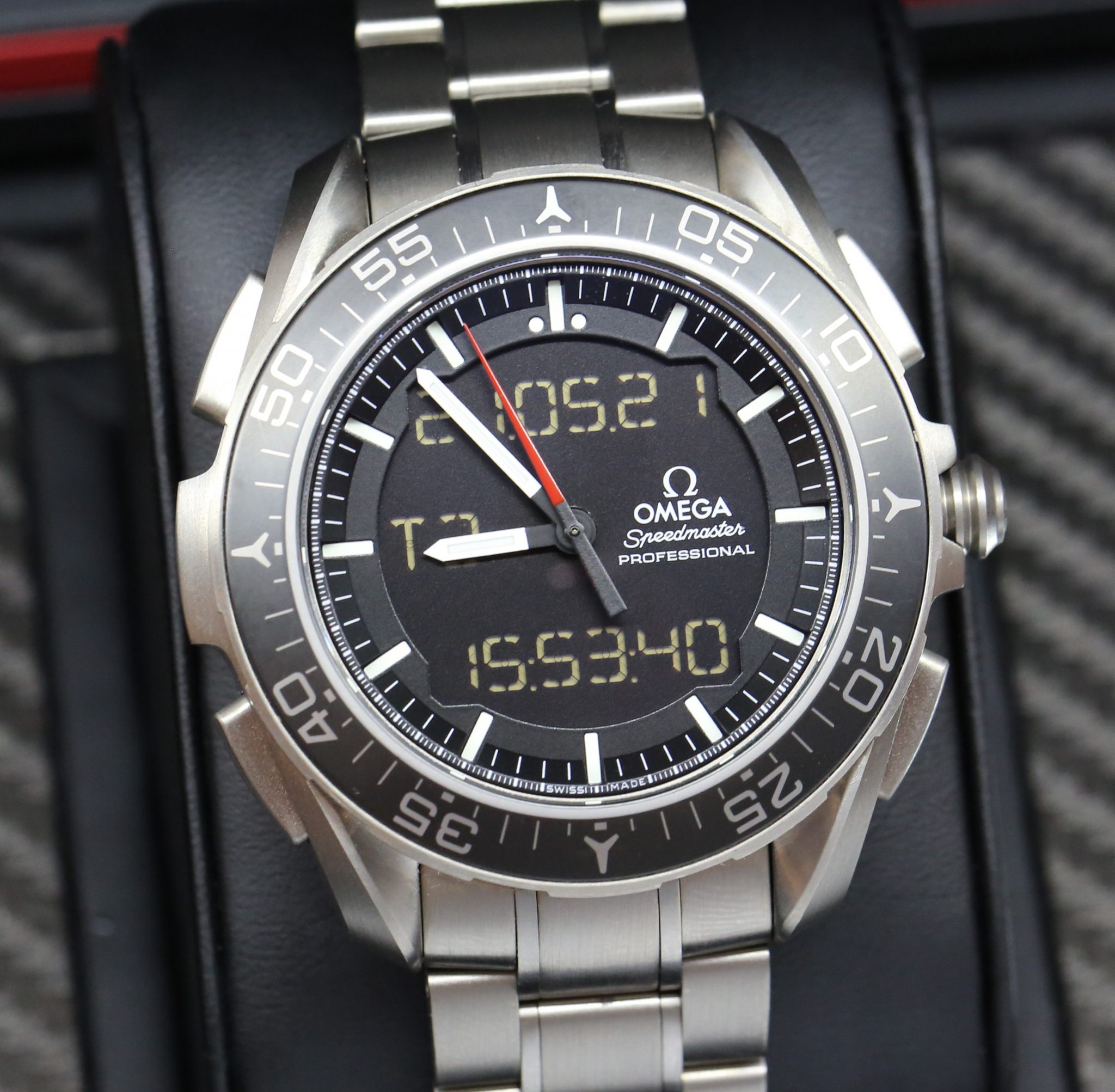 Omega Speedmaster Skywalker X-33
