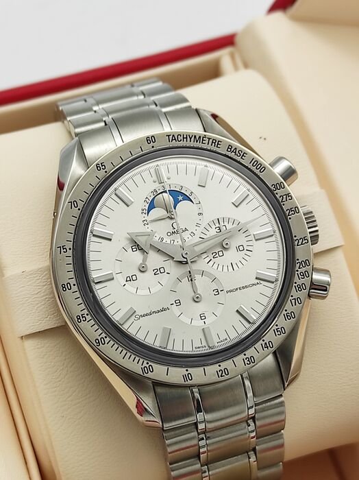 Omega Speedmaster Professional Moonwatch Moonphase
