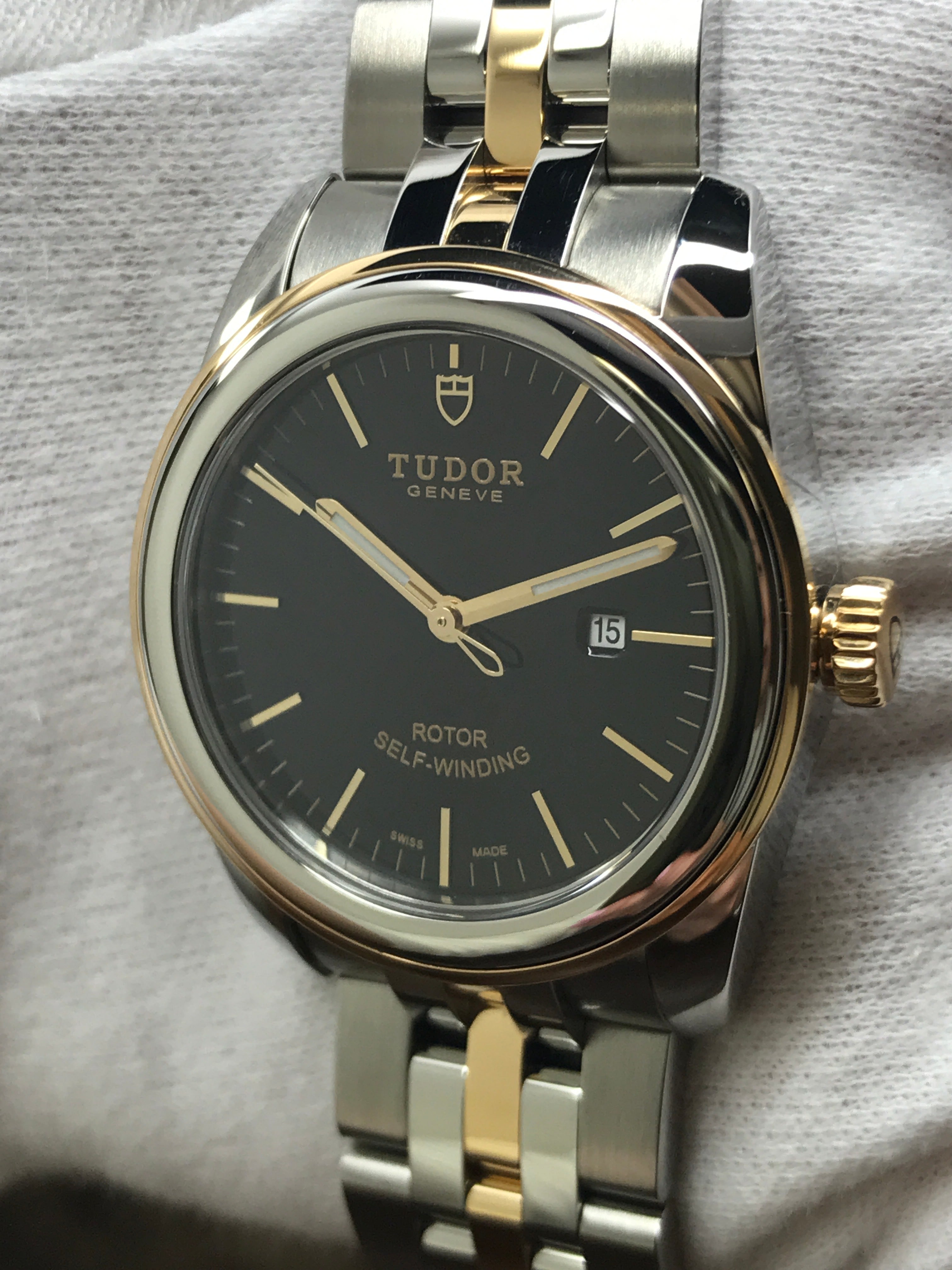 Tudor Glamour Date