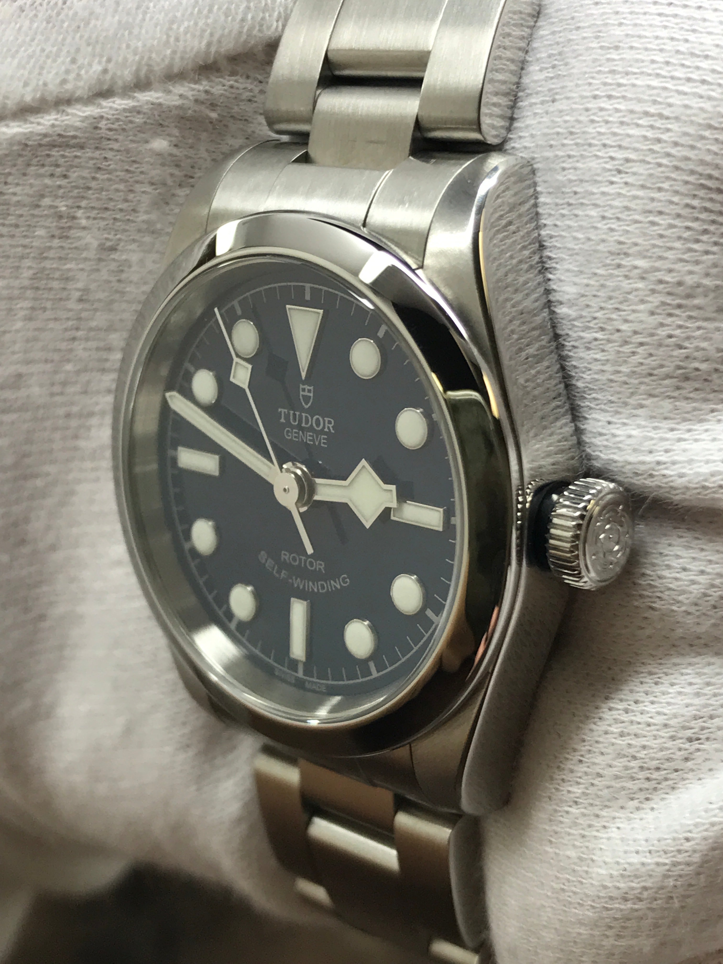 Tudor Black Bay 32